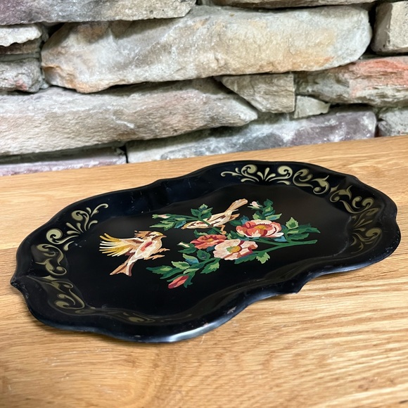 2 VTG Tole Hand-painted Black Tray Birds Flowers Toleware Metal Pair Serving - Picture 3 of 6